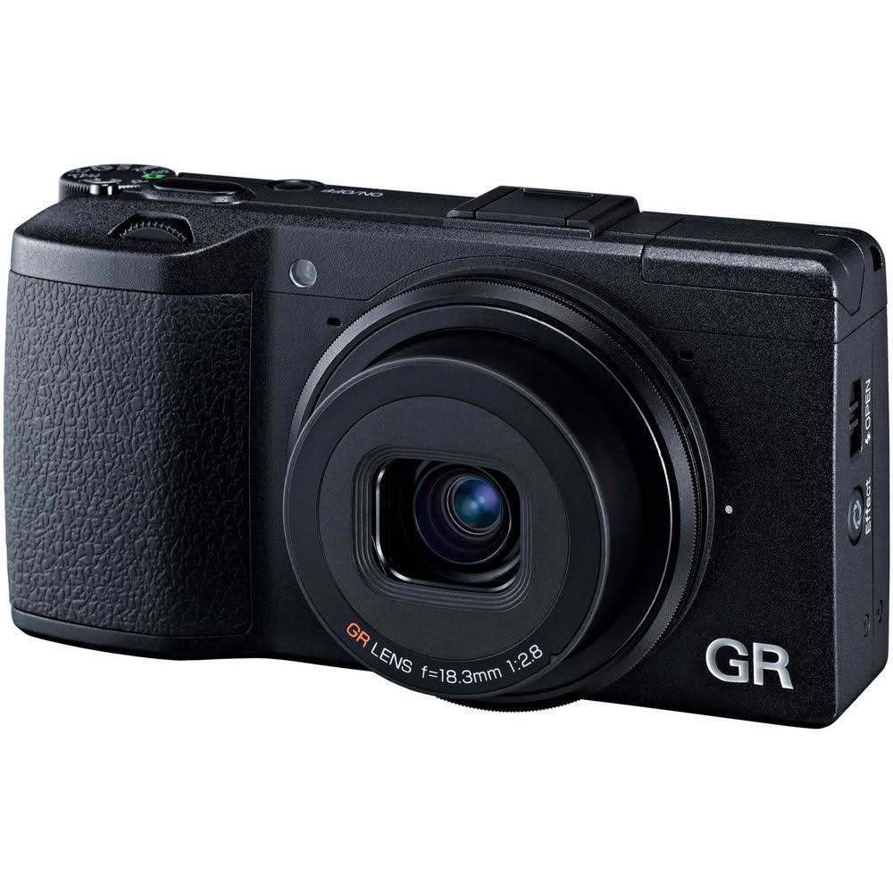 Ricoh Cameras USA Kamera Digital Ricoh GR II dengan LCD 3 inci (Hitam)